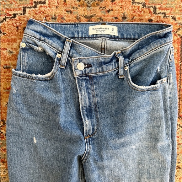 Abercrombie 90s Ultra High Rise Straight Jeans Criss Cross Button - Picture 6 of 7